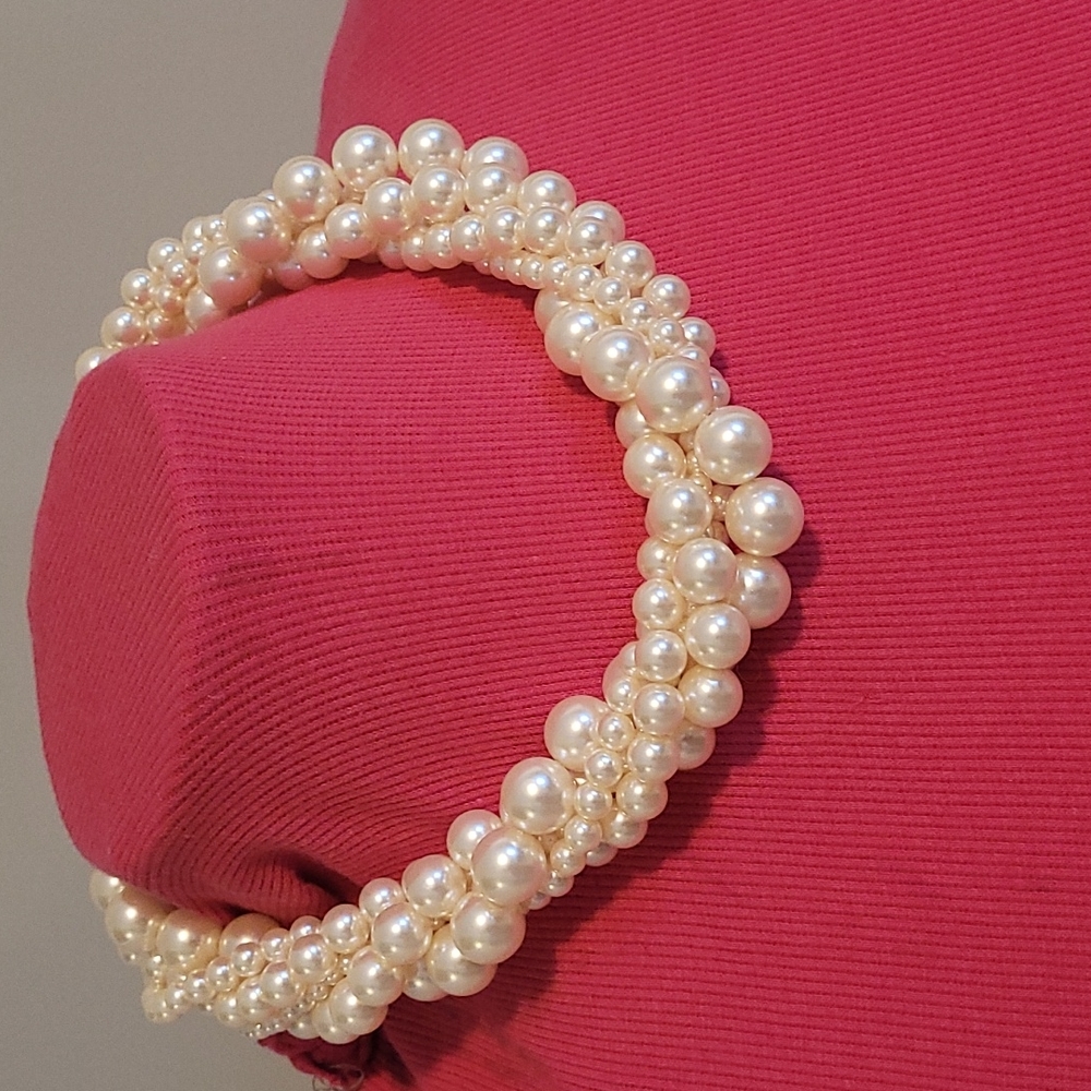Pearl necklace